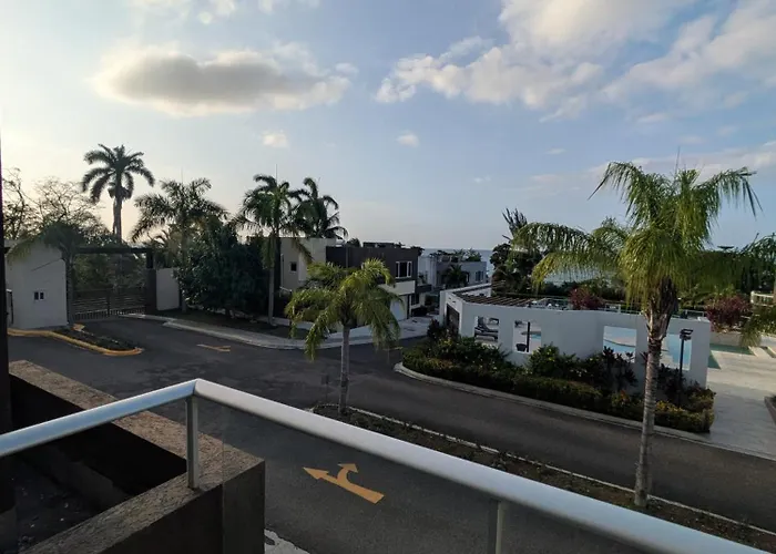 Azalia Palms New Oceanview *
